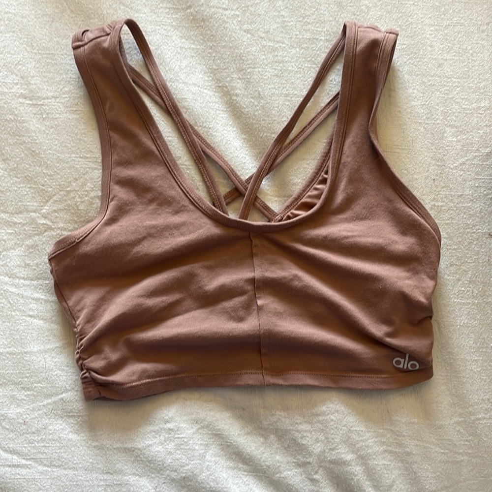 Alo yoga cropped tank w/ built in bra